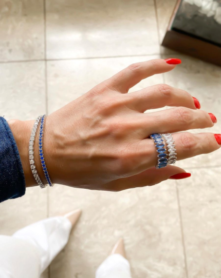 aliança navete com pulseiras